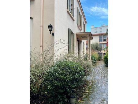 Paris 19ème  342 000 €