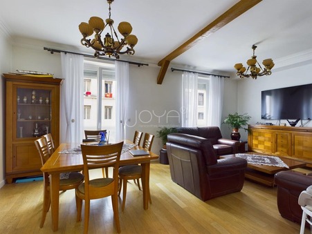 Paris 19ème  890 000 €