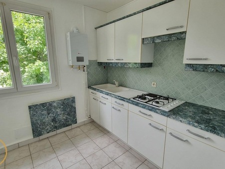Troyes  520 €
