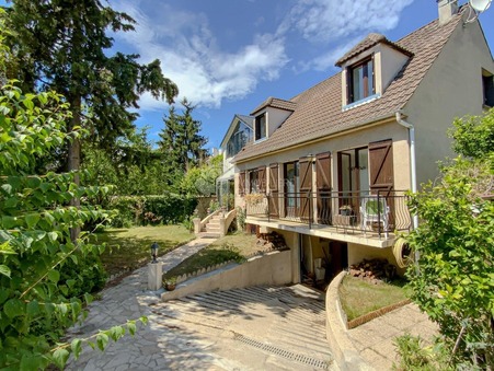 Saint-Maur-des-Fossés  849 000 €
