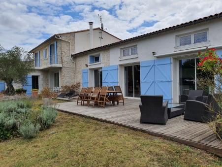 Maison sur Saint-Just-Luzac ; 749 500 € ; Vente Réf. SG2295
