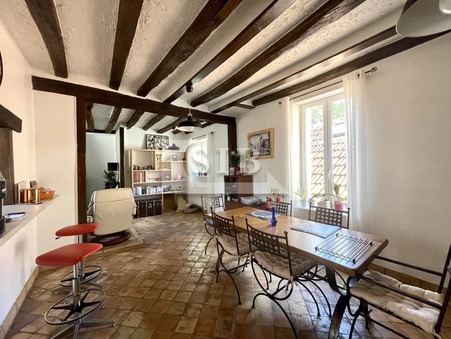 La Ville-du-Bois  296 500 €