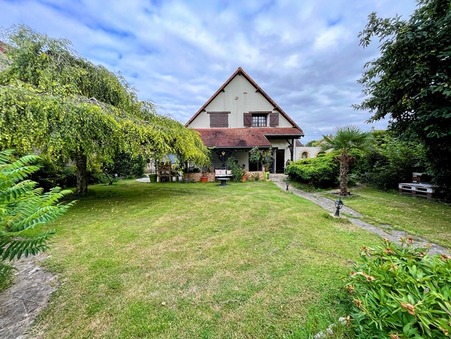 Montmirail  389 000 €