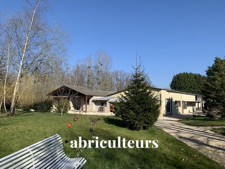 Saint-Fargeau  400 000 €