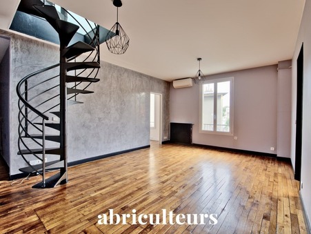 Nanterre  299 520 €