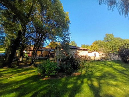 CHASSENEUIL SUR BONNIEURE  442 000€
