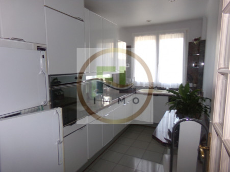 Maison sur Poissy ; 555 000 €  ; A vendre Réf. FLI98