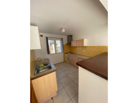 A louer maison 1 650 &euro;  Simiane Collongue