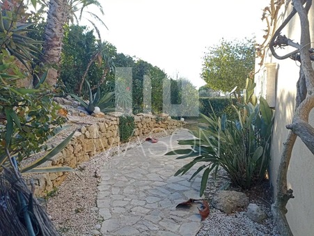 A louer maison À partir de 1 800 €  Antibes