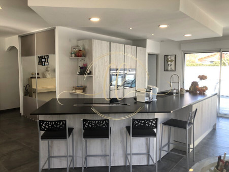 Maison sur Nieul sur Mer ; 665 600 € ; A vendre Réf. 2L012ll