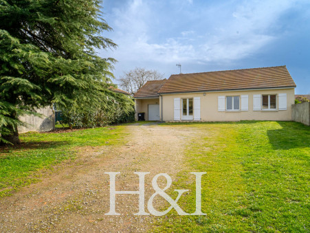 COUSSAY LES BOIS  143 000 €