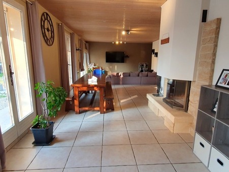 A vendre maison St Vincent en Bresse 71440; prix nous consulter