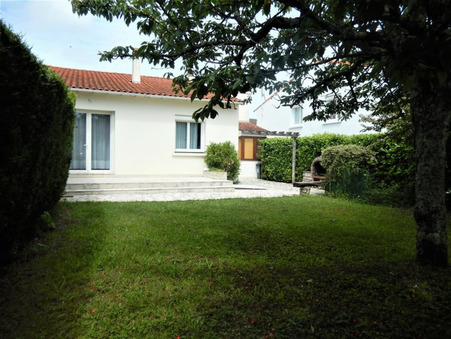 A louer maison À partir de 301 €  Royan