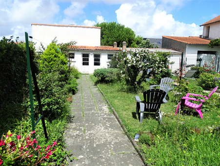 A louer maison À partir de 327 €  Royan