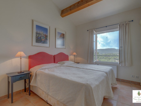 Maison sur La Motte ; 575 000 €  ; Achat Réf. PH3 37 31