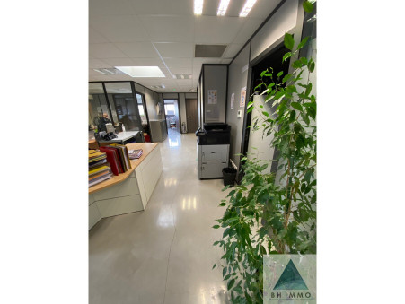 A louer local professionnel 5 800 €  Meyreuil
