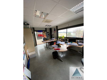 Location local professionnel Meyreuil Réf. BHI120