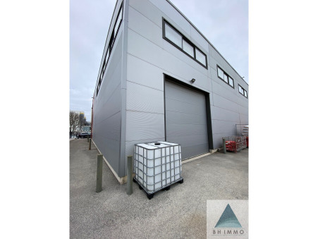 A louer local professionnel 5 800 &euro;  Meyreuil