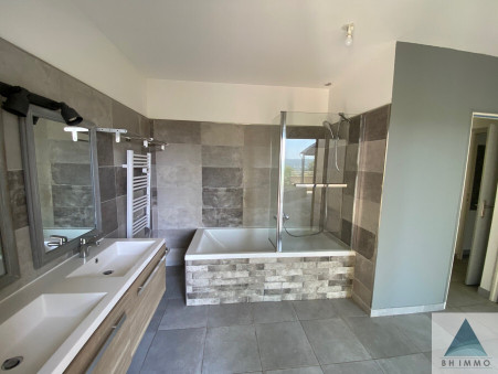 A louer maison 1 800 &euro;  Meyreuil