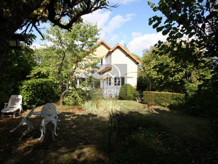 BOURGES  295 000€