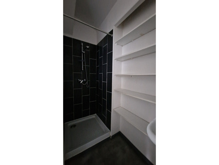 A vendre immeuble Bourgoin-Jallieu 38300; prix nous consulter