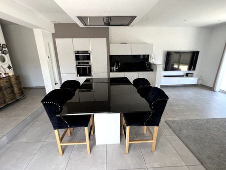 A vendre maison Saint-Laurent-de-Mure 69720; prix nous consulter