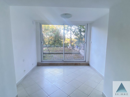 Appartement 600 &euro;  Réf. 29123 Simiane Collongue