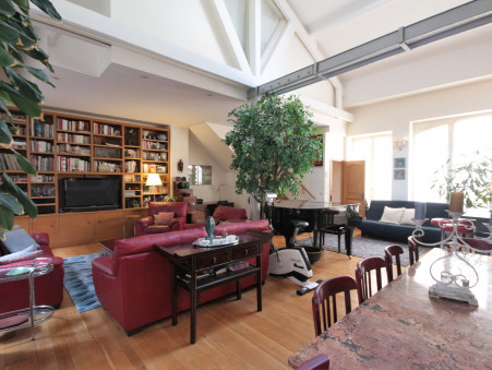 PARIS 10EME ARRONDISSEMENT 10 000 €