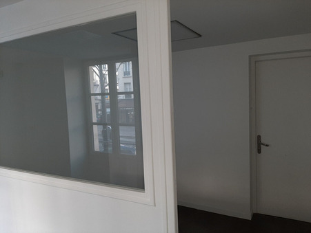 Location local commercial Paris Réf. 3787