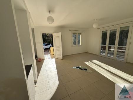 A louer appartement La Barque 13710; 1 400 &euro; 