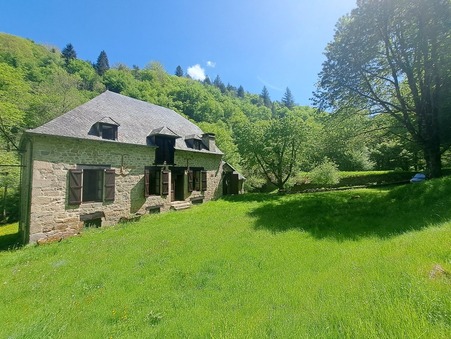 LA ROCHE CANILLAC  475 000 €
