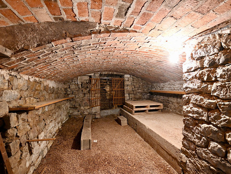 Vente maison 130 000 €  Guillon