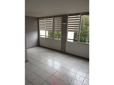MEUDON LA FORET 1 200 €