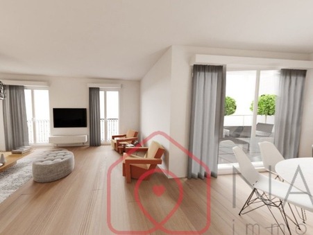 ORLEANS  311 800 €