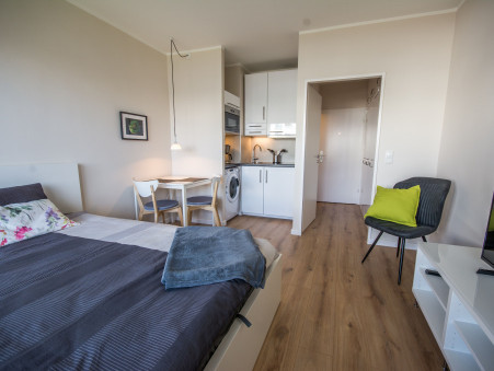 PARIS 17EME ARRONDISSEMENT  925 €