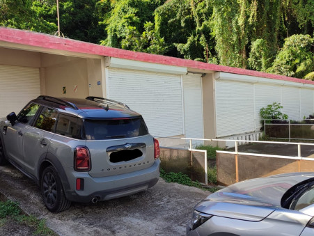 Local 154 000 €  Réf. A2ZI51 Ste Marie