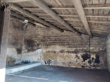 Parking 240 €  Réf. A09 Saint-Romain-de-Benet