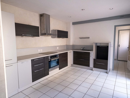 A vendre maison Cosse le Vivien 53230; prix nous consulter