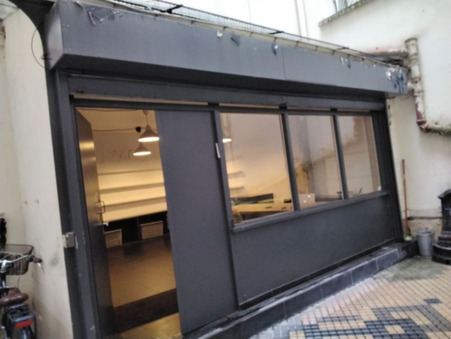Paris 3 130 €