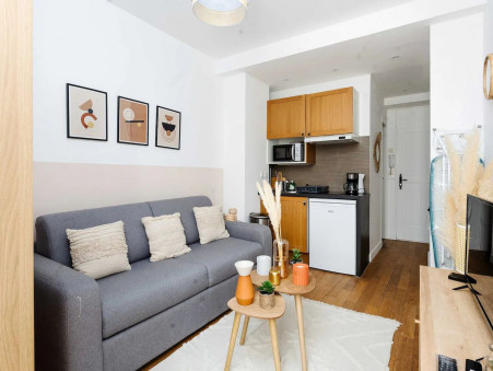 PARIS 16EME ARRONDISSEMENT  710 €