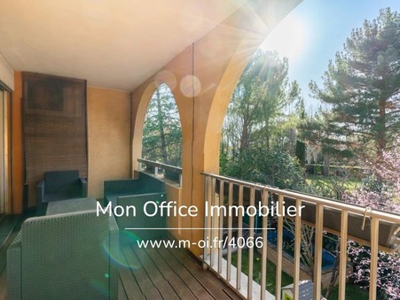 Aix-en-Provence  380 000€