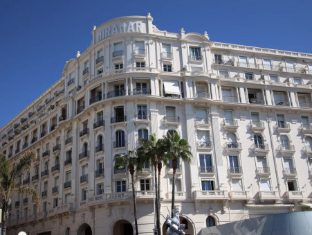 CANNES  360 000€