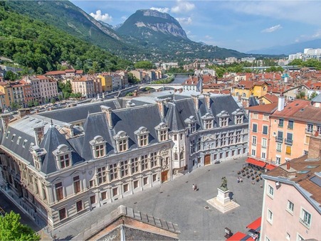 Grenoble  364 000€
