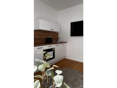 PARIS 17EME ARRONDISSEMENT  830 €