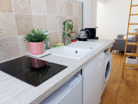 PARIS 17EME ARRONDISSEMENT  840 €