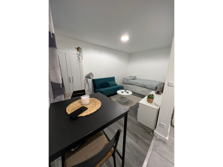 PARIS 9EME ARRONDISSEMENT  780 €