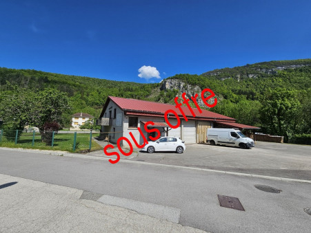 Saint-Claude  158 000 €