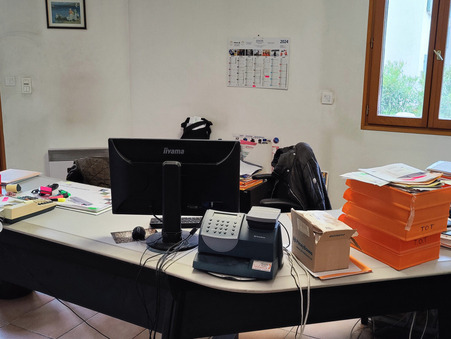 Local commercial sur Greasque ; 800 &euro;  ; A louer Réf. BHI143