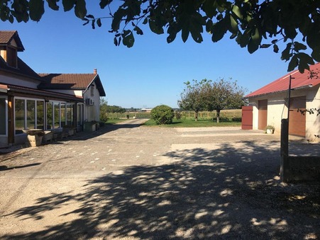Beaune  305 000 €