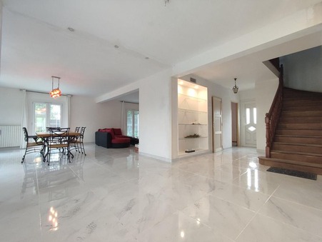 Confolens  399 000 €